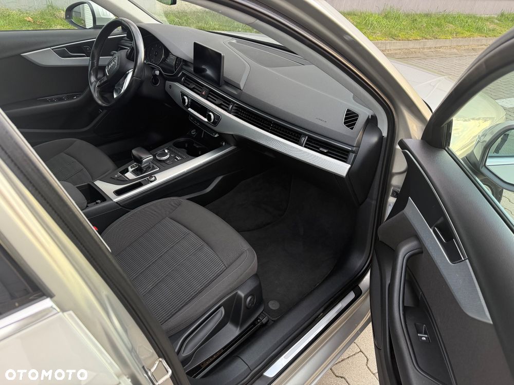 Audi A4 Limousine - 13