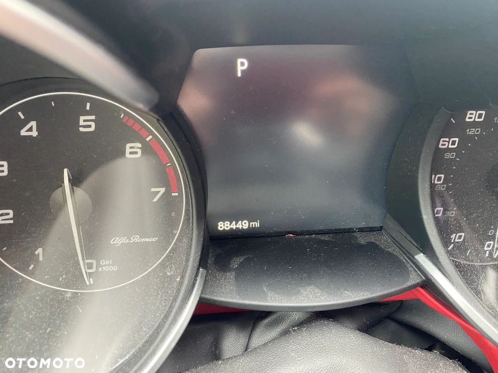 Alfa Romeo Stelvio - 25