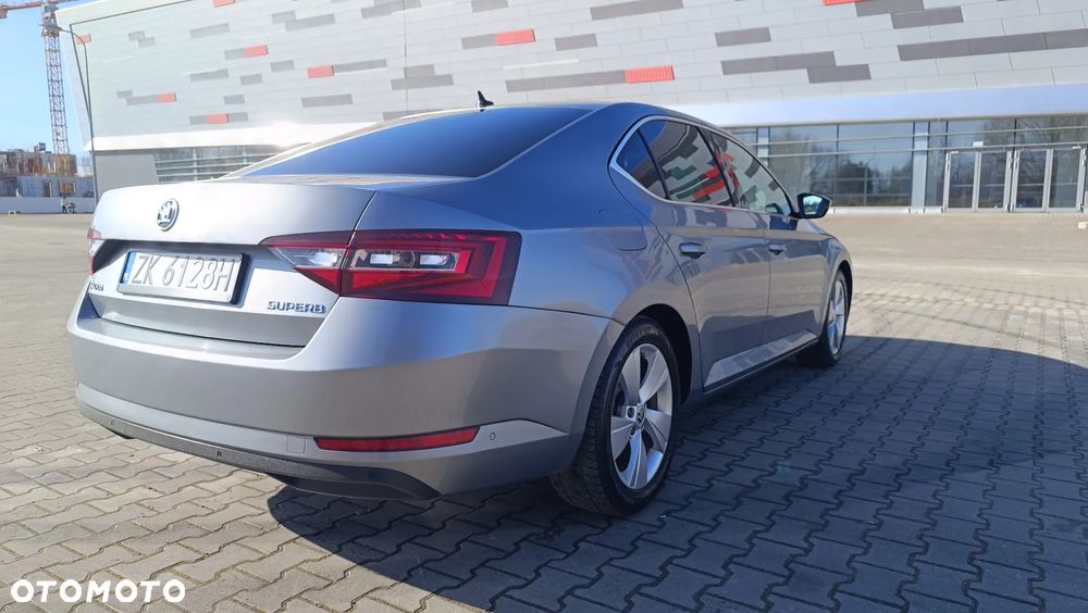 Skoda Superb 2.0 TDI DSG L&K - 5