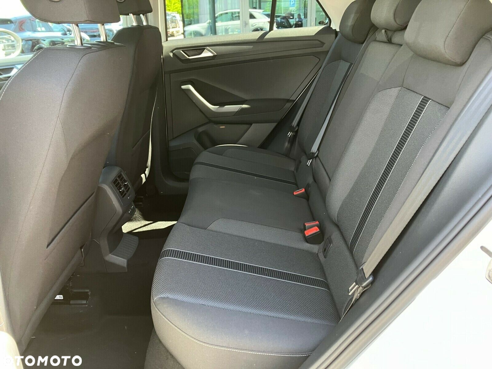 Volkswagen T-Roc - 24