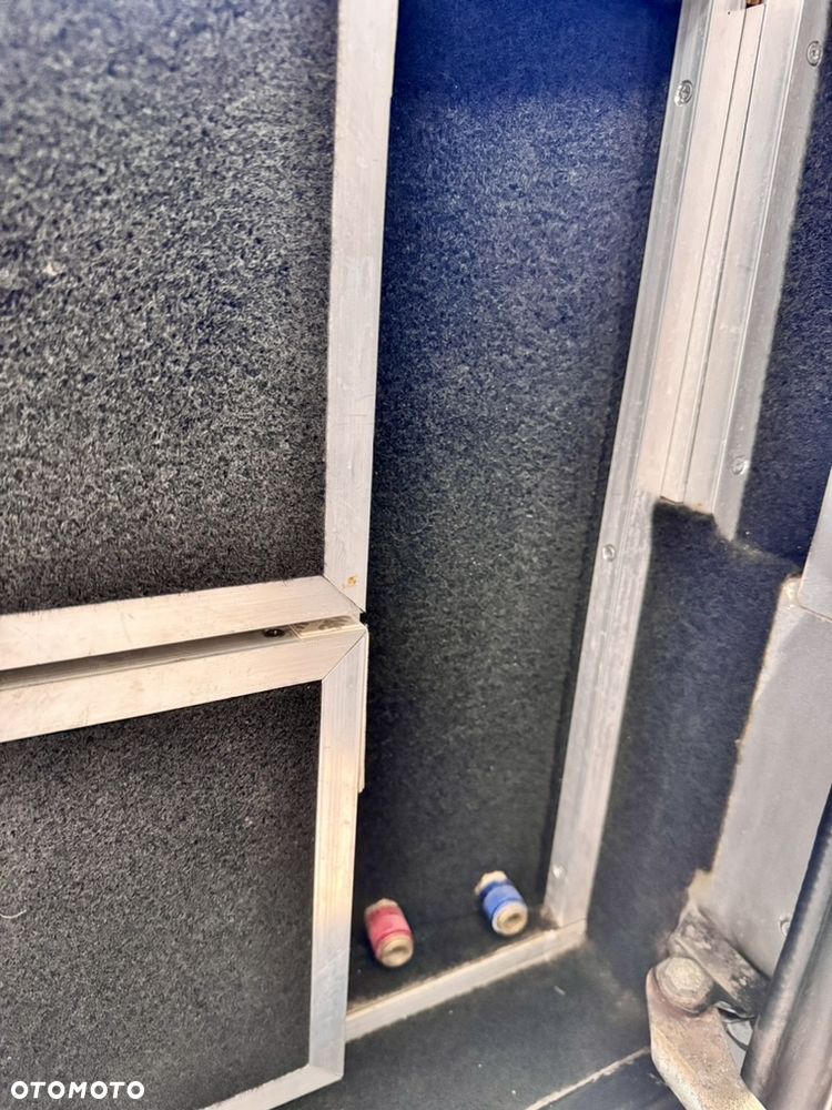 Land Rover Defender 2.5 TDI - 13