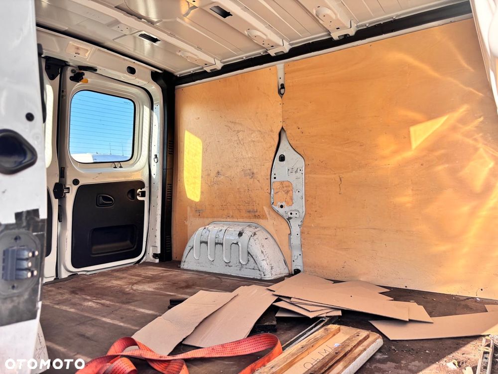 Renault TRAFIC - 8