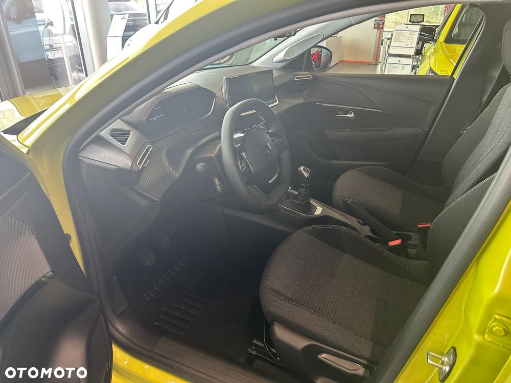 Peugeot 208 - 16