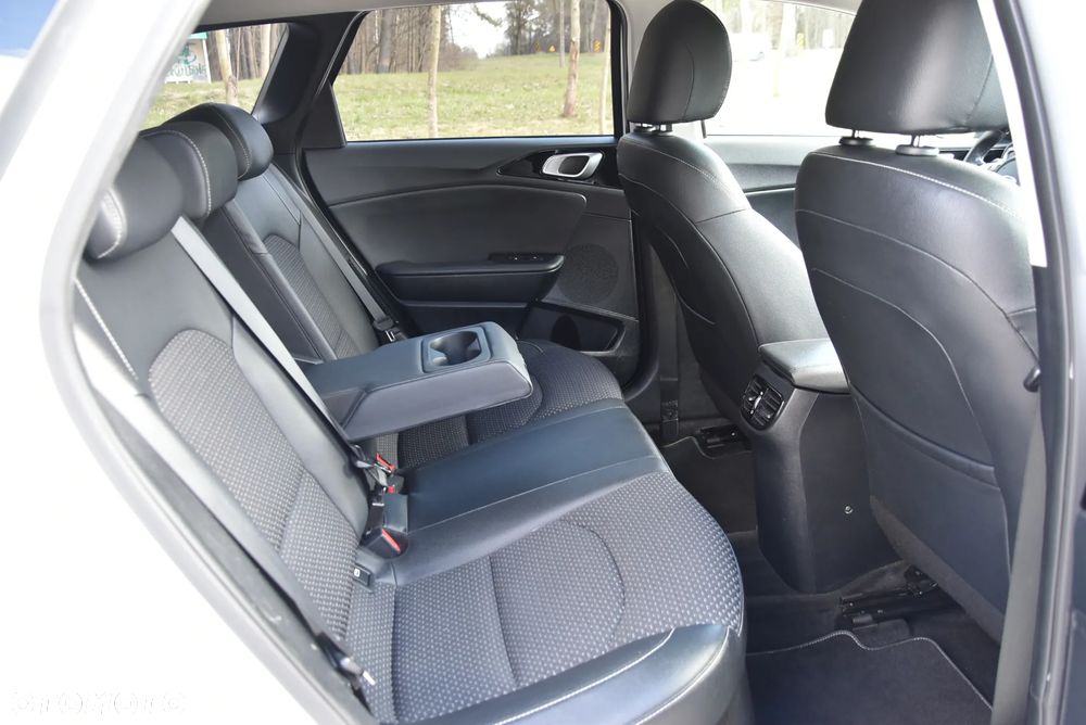 Kia Ceed 1.6 GDI DCT OPF Platinum Edition - 11