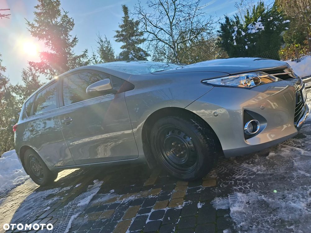 Toyota Auris 1.6 Premium - 6