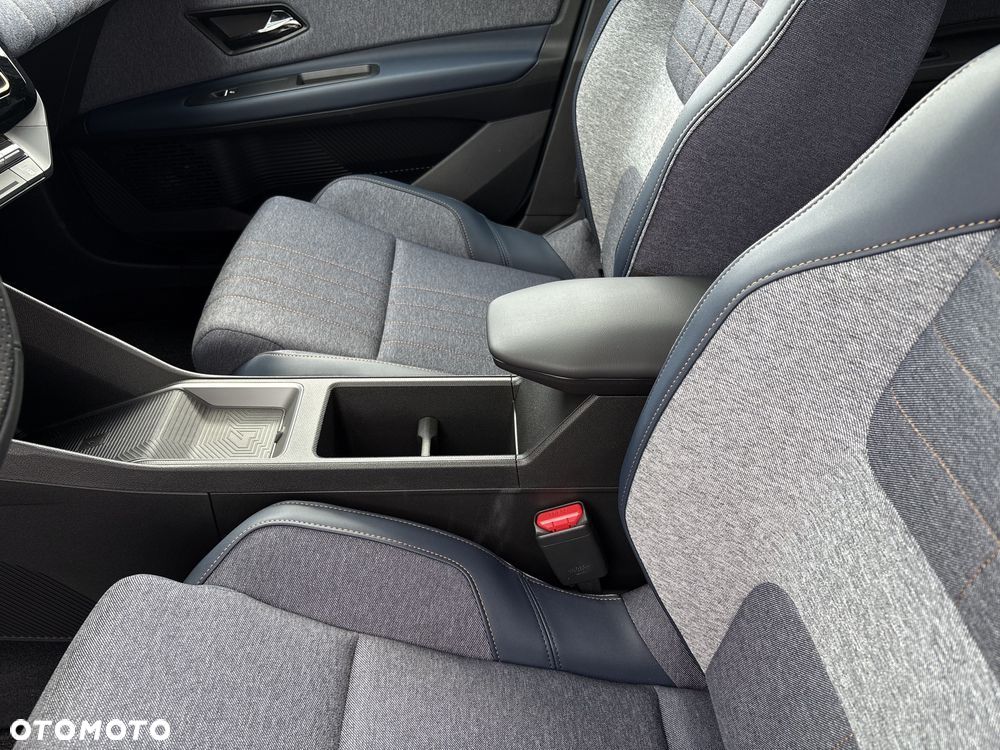 Renault 4 E-Tech 52kWh Comfort Range Techno - 24