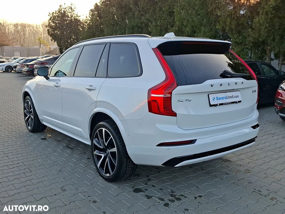 Volvo XC 90 B5 D AWD Plus Dark - 4