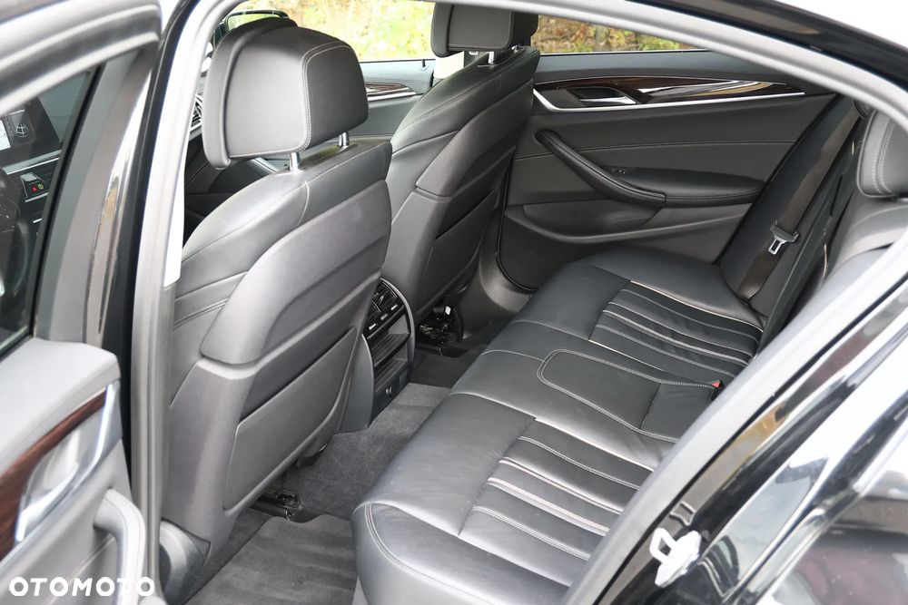 BMW Seria 5 520d xDrive Luxury Line - 26