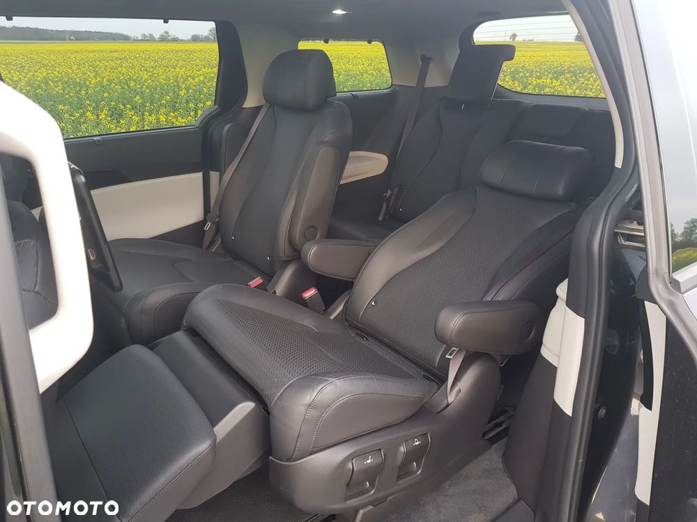 Kia Carnival - 13