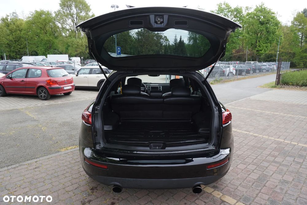 Infiniti FX - 5