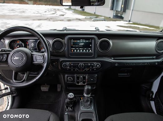 Jeep Wrangler - 21