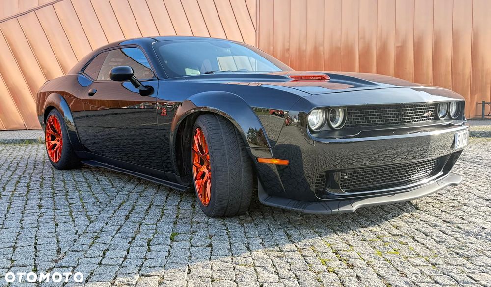 Dodge Challenger - 1