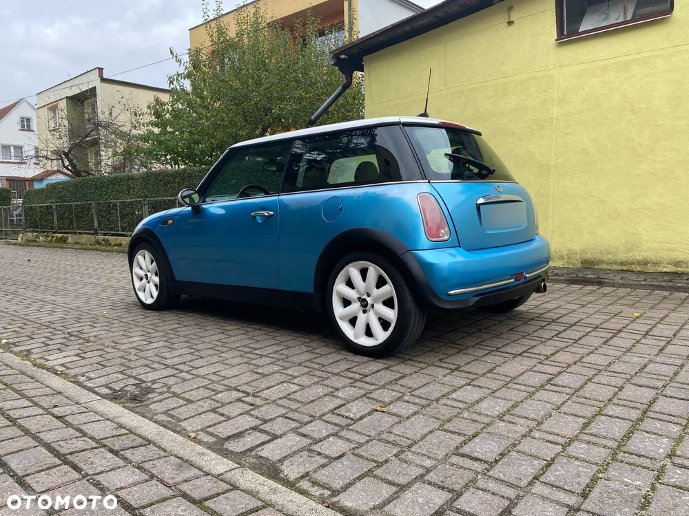 MINI Cooper Standard - 2