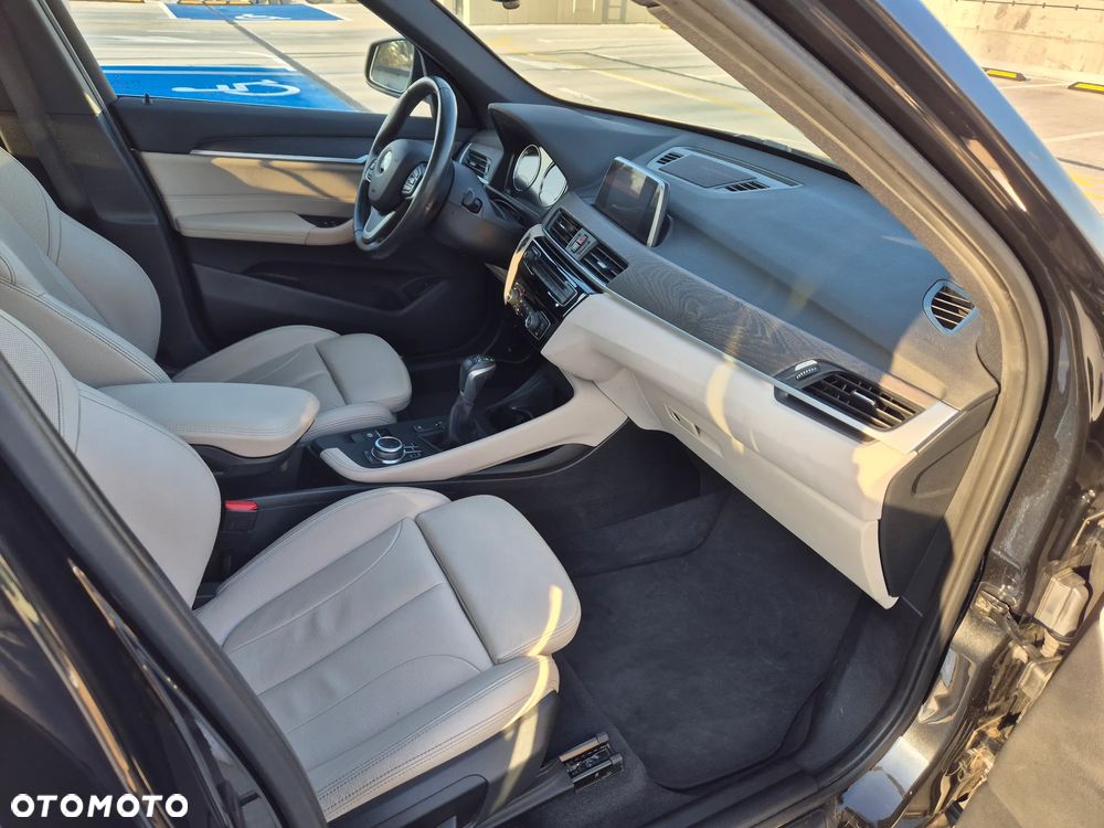 BMW X1 xDrive25i xLine - 15