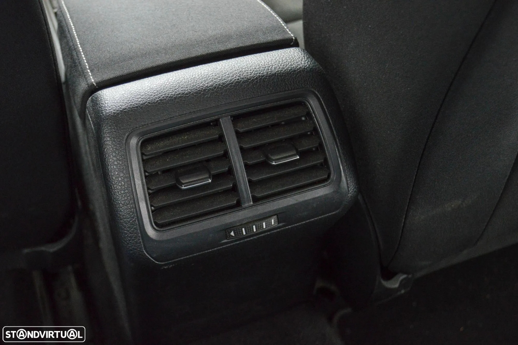 VW Golf Variant 2.0 TDi Highline DSG - 49