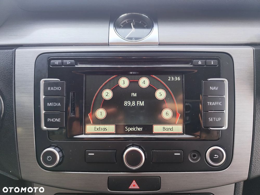 Volkswagen Passat 2.0 TDI Sportline DSG - 22