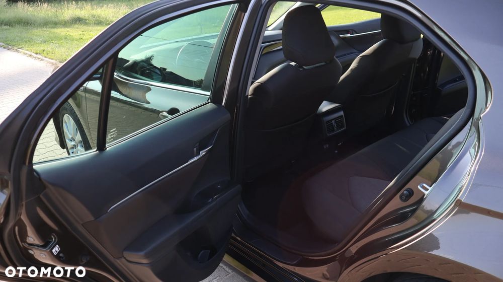 Toyota Camry - 24