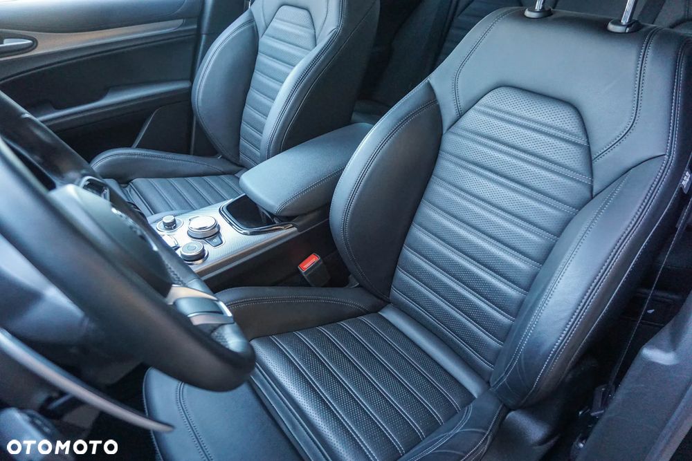 Alfa Romeo Stelvio 2.0 Turbo Veloce Q4 - 29