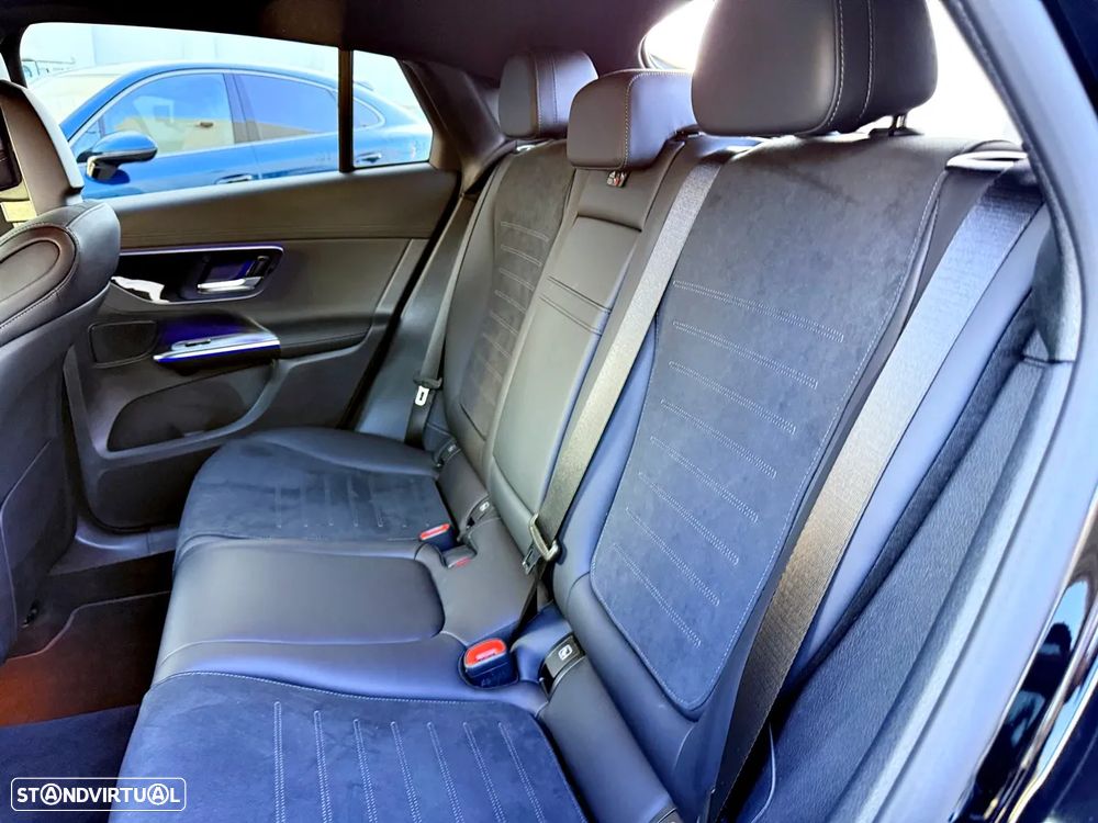 Mercedes-Benz GLC 300 de Coupe 4Matic - 32