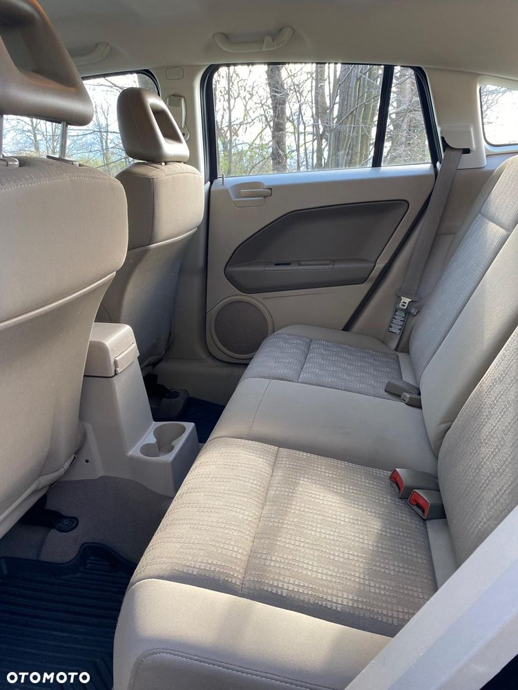 Dodge Caliber - 19