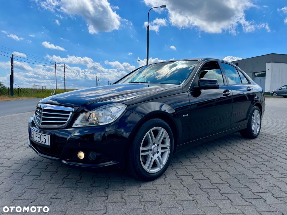 Mercedes-Benz Klasa C 180 CGI BlueEff Elegance - 1