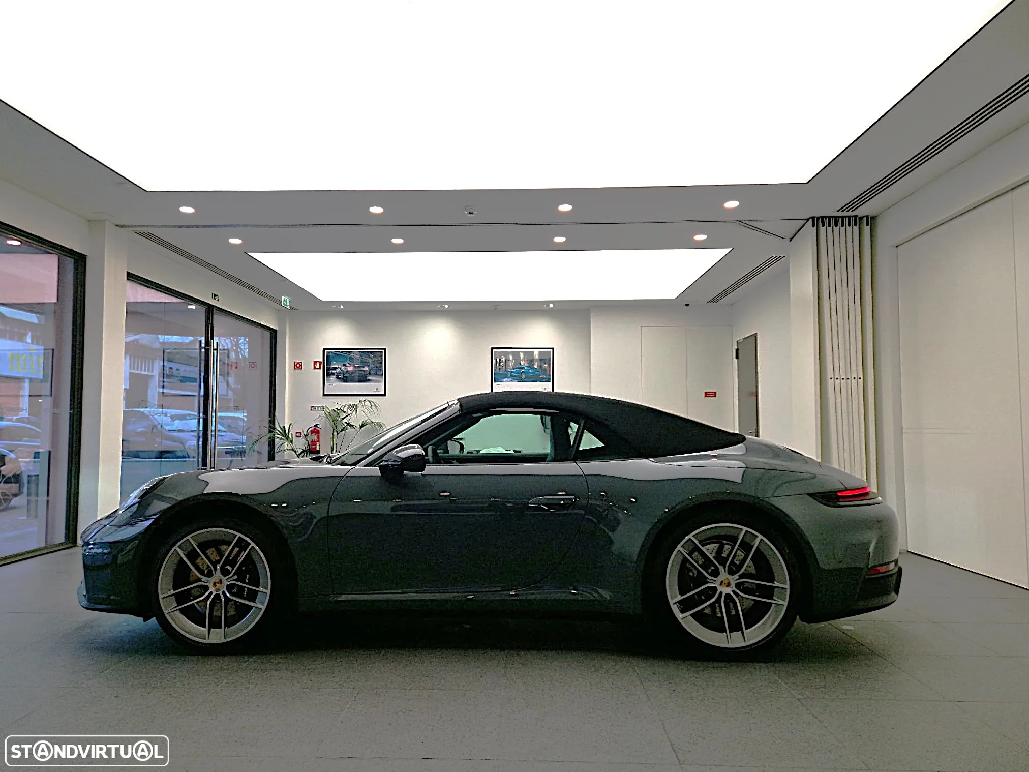 Porsche 911 (992) Carrera - 2