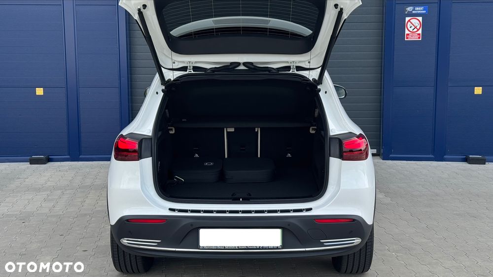 Mercedes-Benz EQA - 10