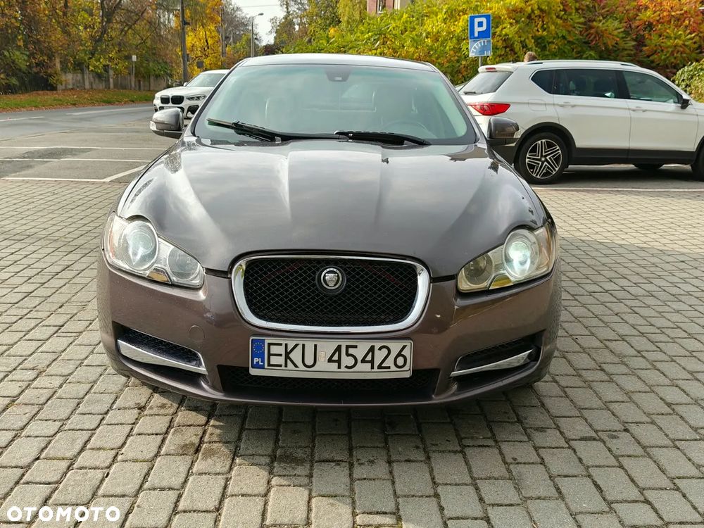 Jaguar XF 2.7 V6 D Premium Luxury - 26