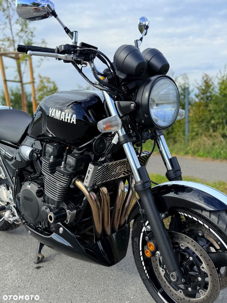 Yamaha XJR - 29
