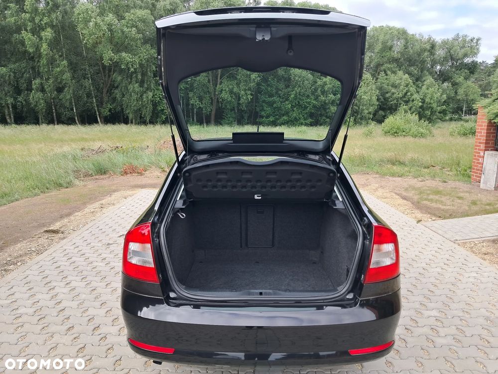 Skoda Octavia 1.6 SPORT EDITION - 21