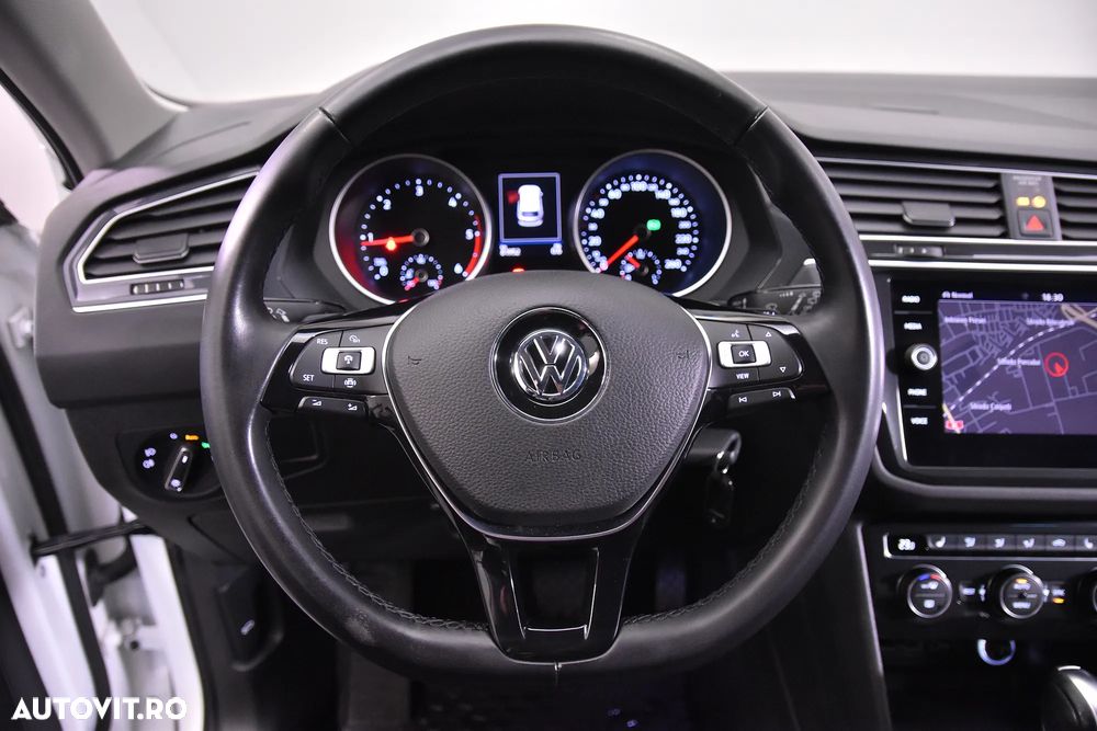 Volkswagen Tiguan - 16