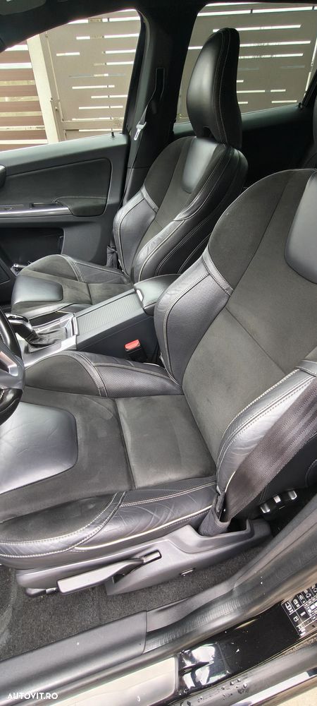 Volvo XC 60 D5 AWD Aut. RDesign - 25