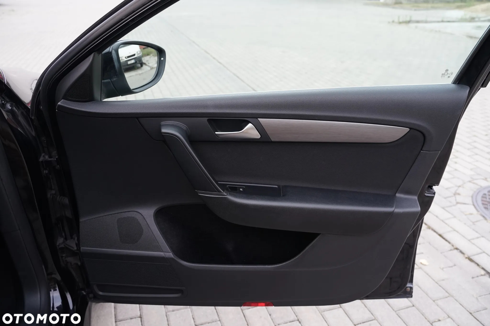 Volkswagen Passat - 27