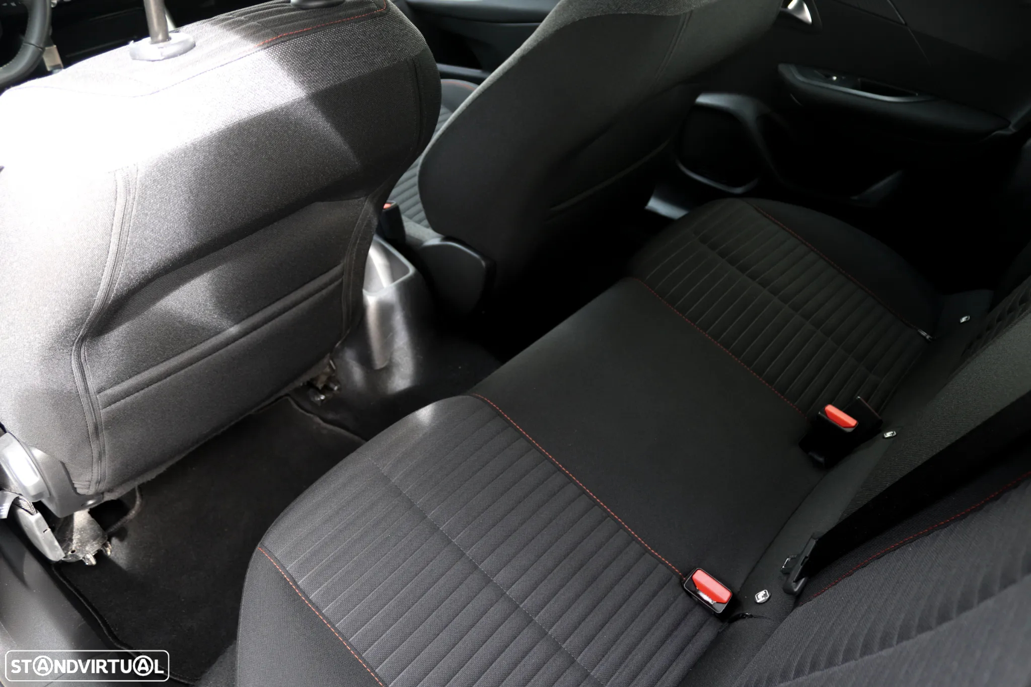 Peugeot 2008 1.2 PureTech Active Pack - 22