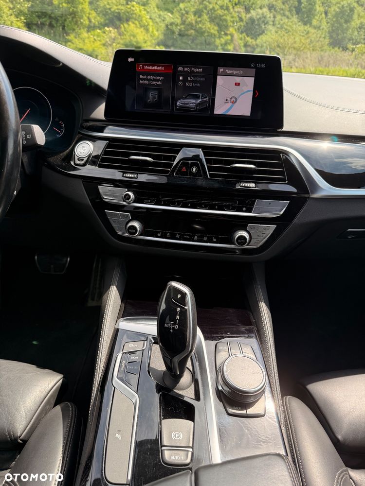 BMW Seria 5 530d xDrive M Sport sport - 17