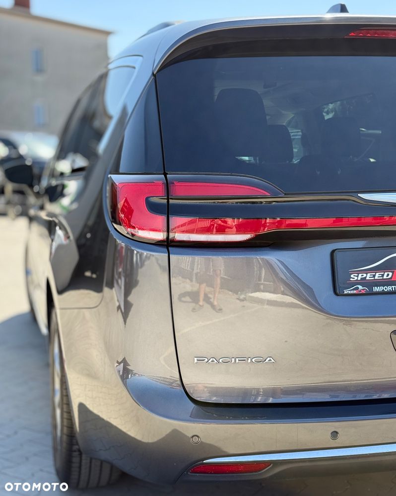 Chrysler Pacifica - 8