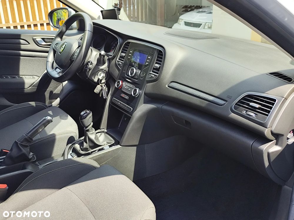 Renault Megane 1.6 SCe Life - 16