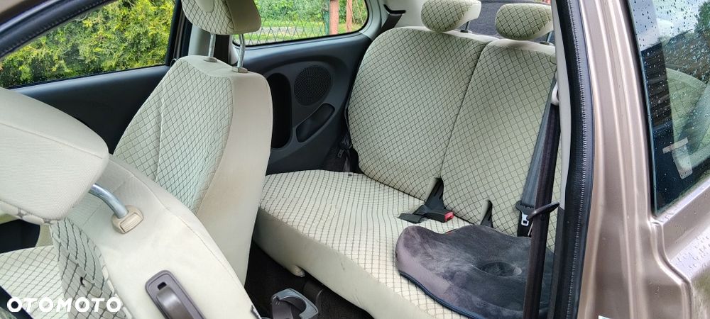 Nissan Micra - 7