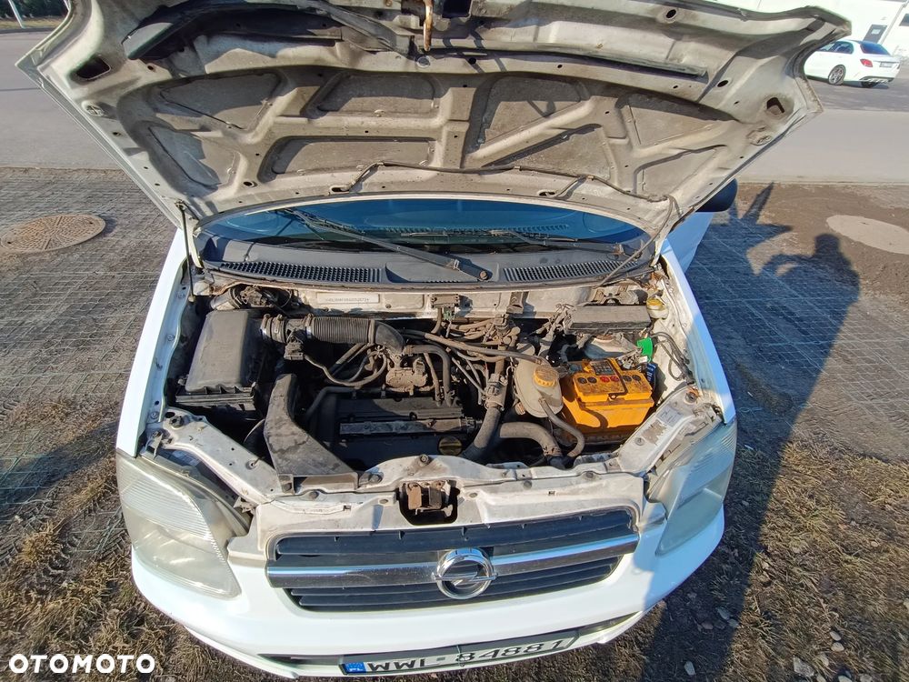 Opel Agila 1.2 Essentia - 10