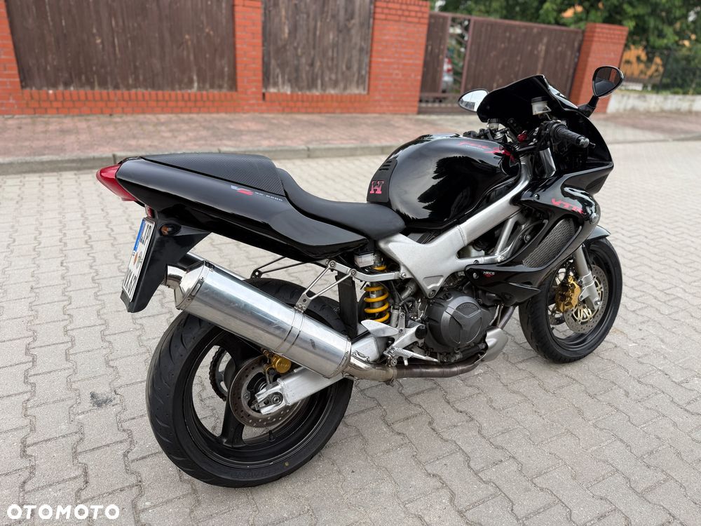 Honda VTR - 12