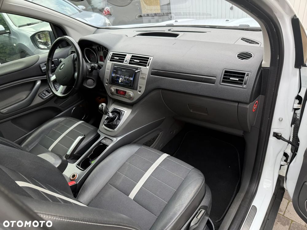 Ford Kuga - 11