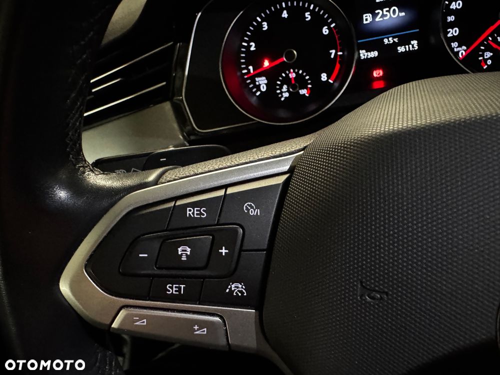 Volkswagen Passat 2.0 TSI Business DSG - 26