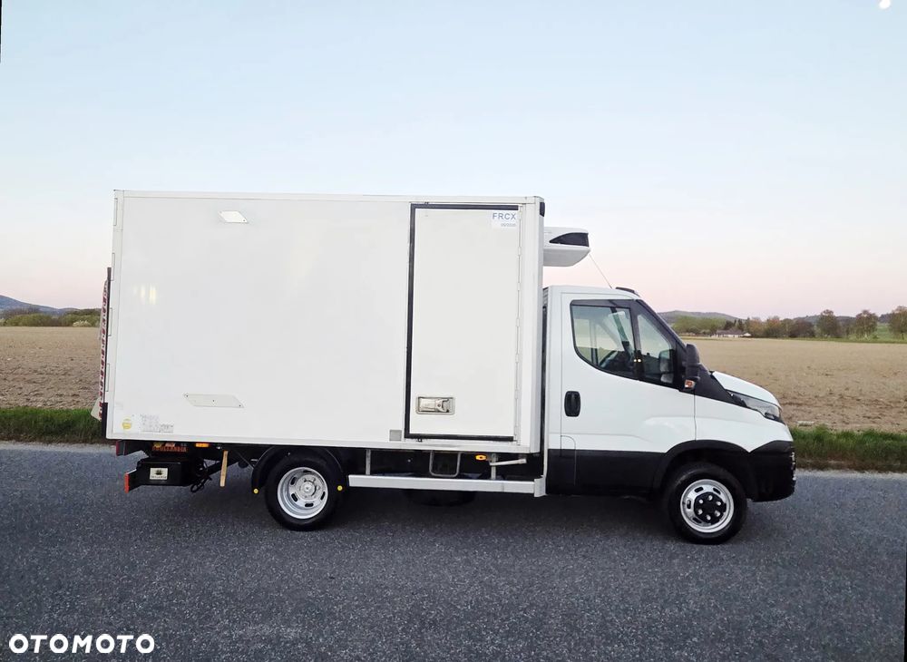 Iveco DAILY 35C16 2.3 160 PS 2018 CHŁODNIA Carrier PULSOR 400 IZOTERMA KONTENER WIDNA DHOLLANDIA MOŻLIWY KREDYT LEASING MROŹNIA - 2