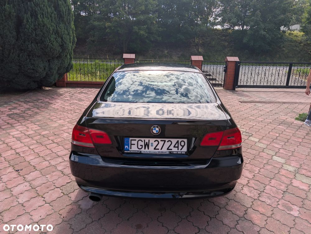 BMW Seria 3 320i Coupe - 4