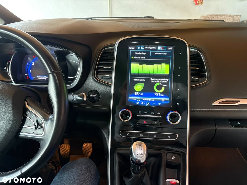 Renault Scenic - 10