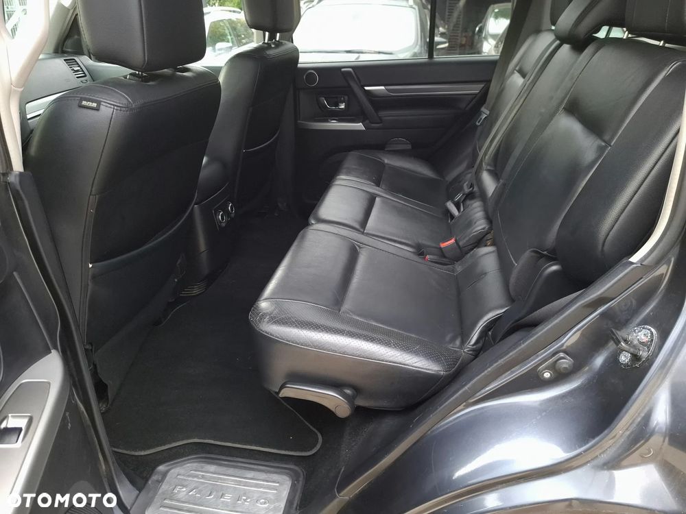 Mitsubishi Pajero 3.2 DI-D Automatik Instyle - 24
