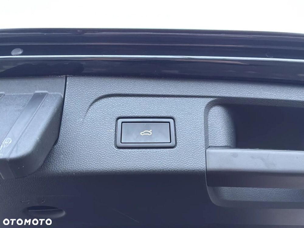 Volkswagen Touran - 28