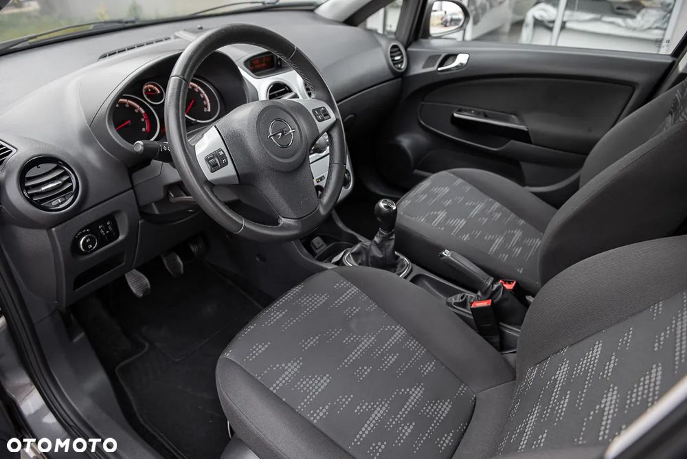 Opel Corsa 1.4 16V Innovation - 15