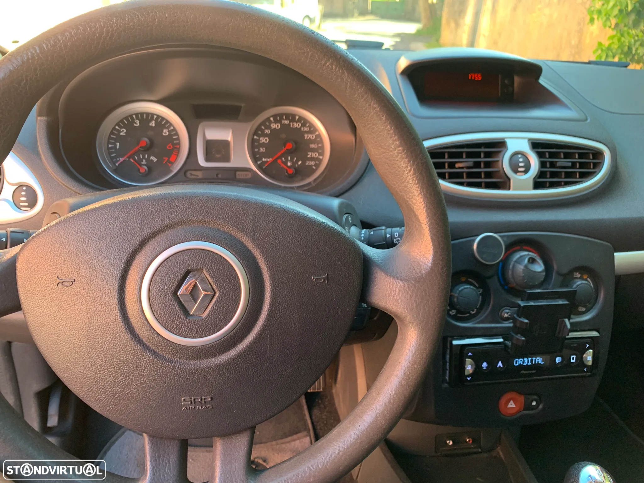 Renault Clio - 12