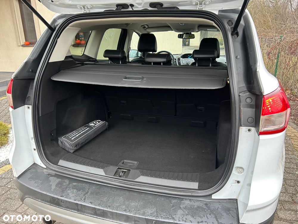 Ford Kuga 1.6 EcoBoost 2x4 Titanium - 23